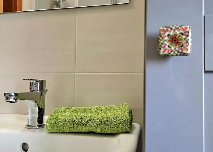 Elegante A 2 Minuti Dal Duomo, Casa Estia بيت للعطل *